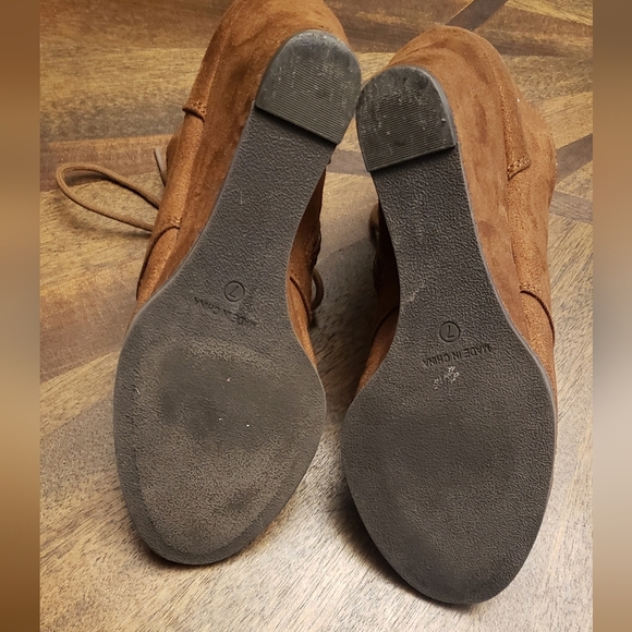 American Rag Womens Baylie Ankle Wedge Boots Sizs 7 - Picture 9 of 10